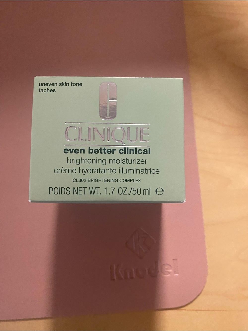 Clinique Even Better Clinical Brightening Moisturizer - Mint Green